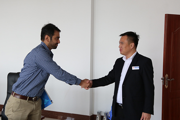 Warmly Welcome Pakistani Businessmen to Visit China Coal Group for Flatbed Trailer Procurement