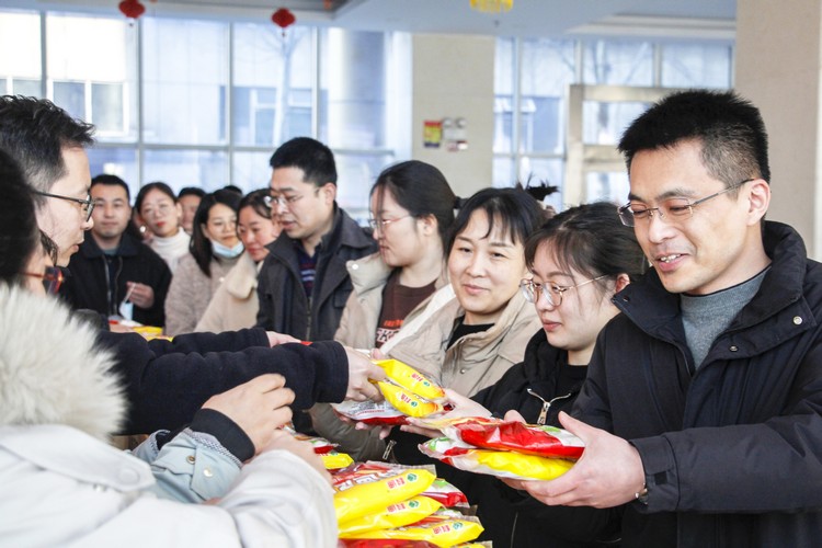 China Coal Group Provides All Employees With Lantern Festival Benefits