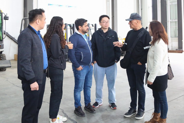 Mexican Businessmen Visit China Coal Group To Purchase Mining Construction Machinery